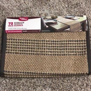 Table runner brand new